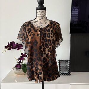 Chic Leopard Print Button-Down Blouse